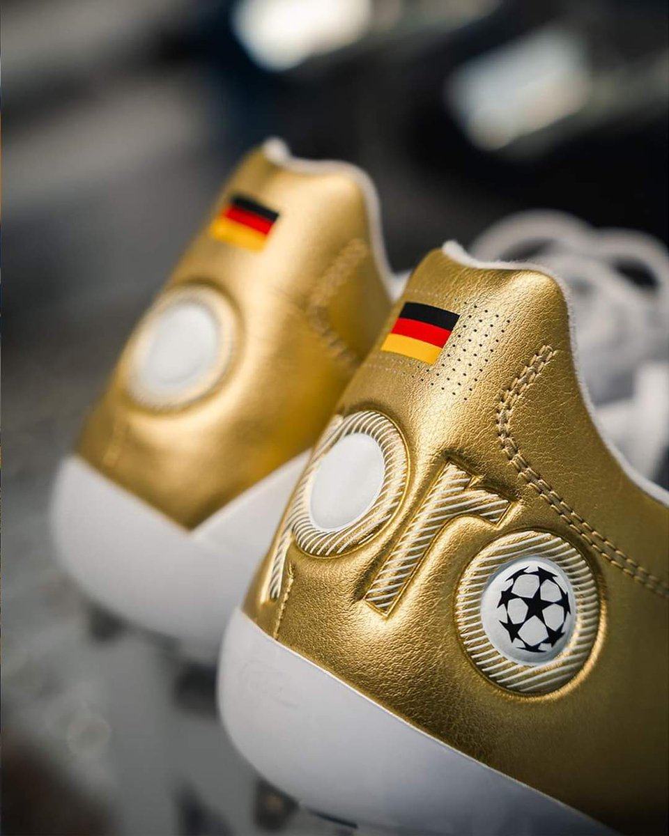 VicPLOff's tweet image. Pour la dernière de Toni ce soir.
Elles sont vraiment incroyables.
#UCLfinal #Kroos