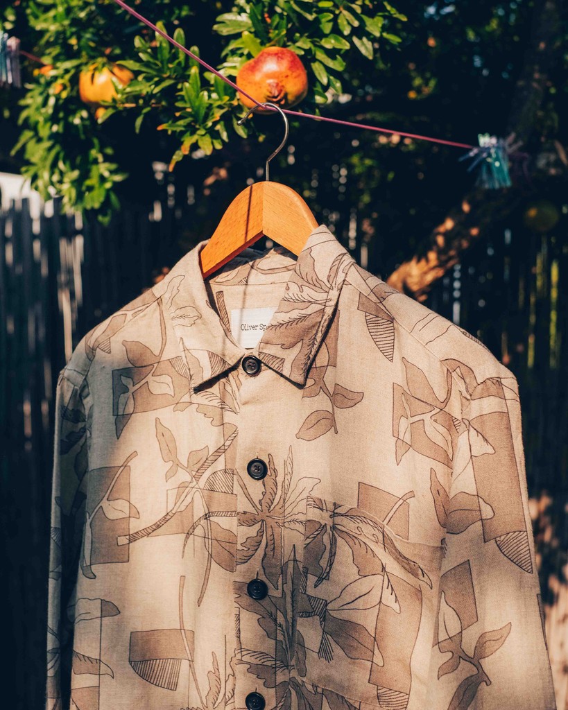 O_Spencer's tweet photo. The soft and slubby floral pattern of our Westgate Beige linen makes one of our new favourite Midford Jackets.⁠
⁠
From tonal pinstripe to dusty pink checks, add texture and subtle pattern to your summer wardrobe.⁠
⁠
#oliverspencer #mensstyle #menswear #summer24 #summerstyle https://t.co/0hhgqHgsQt