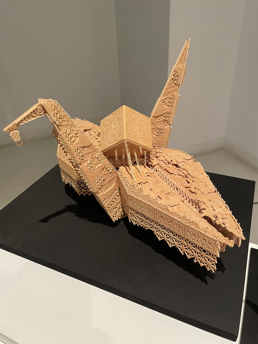 tomo_koyagi's tweet photo. ひさびさに東京泊まったので、回ったギャラリーなどの記録。
池袋アートギャザリング 東京芸術劇場のギャラリーで。ナカダマコトさんの超絶技巧木彫作品、写真では見てたけどやっと実物見た。見たというか、見えてないかも。精密すぎて。木なのに! https://t.co/n3LJaJgsSA