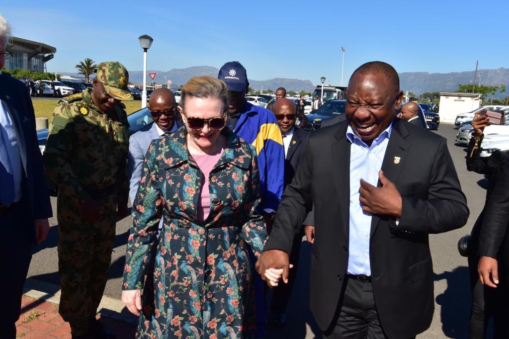 goolamv's tweet image. An ANC and DA coalition will boost the rand to R17.50/$, This will result in massive drop in petrol prices and have a ripple effect with virtually everything getting cheaper. BILLIONS and BILLIONS of investments will pour into South Africa creating hundreds of thousands of jobs.…