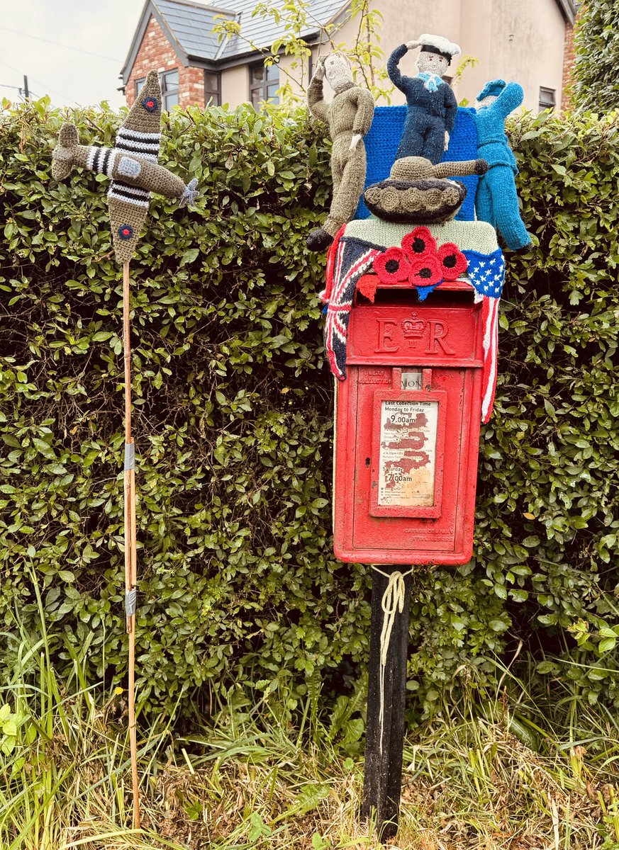 portisheadblues's tweet photo. Nicely adorned box and extra spitfire leading up to D-Day at Christian Malford from last weeks ๐ฒ #letterappsoc #postboxsaturday ๐ https://t.co/8Ugvp2zarC