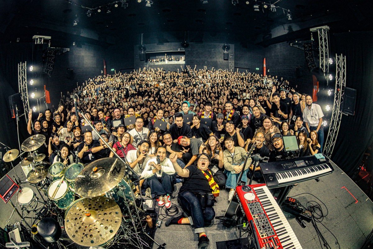 mongdoo89's tweet image. และนี้คือการทำข้อสอบไฟนอลที่ใช้เวลายาวนานถึง 16 ครั้งใน 1 เดือน!
โดยที่ผลคะแนนของผู้เข้าสอบรวมเกือบหมื่นชีวิตทั้งหมดนั้น “100/100 ไปเลยครับ 😊👍“
#cocktailข้อสอบ #cocktailband #nahtung #genelab