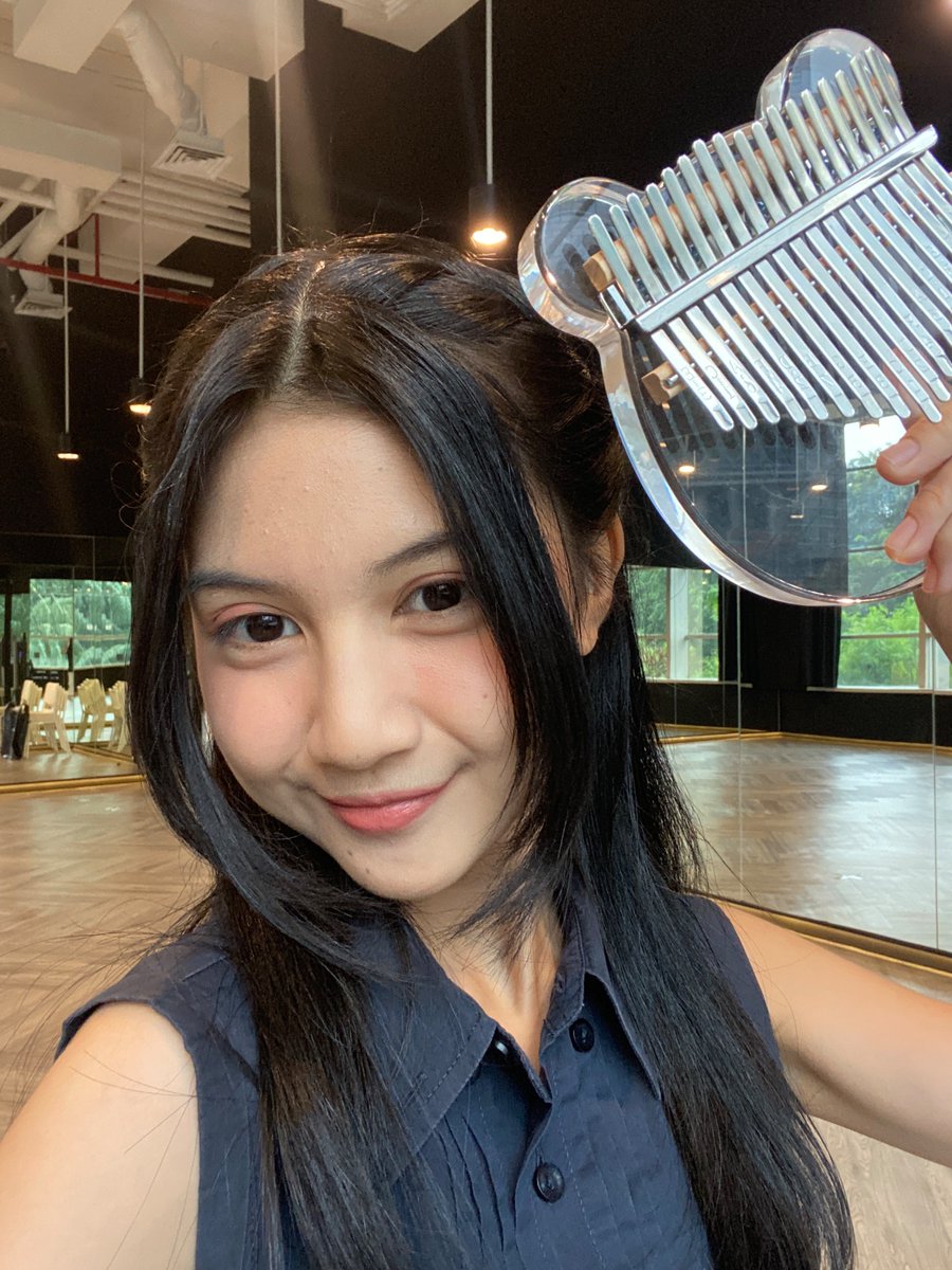 AR_AnindyaJKT48's tweet photo. https://t.co/XRpKNtuAy9 💡 https://t.co/JVCvIgsoWV