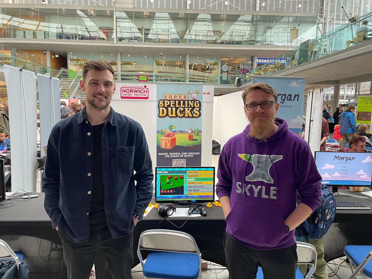 Here’s me at Norwich Games Festival yesterday! Come along today and be the spelling duck you always dreamed of being. At @NorwichGFest ! In the Forum! In Norwich! Today! Until 4!