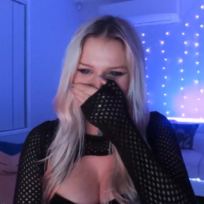 Watch MyFreeCams.com 🌴💚's leaked NSFW photo on TwXstars