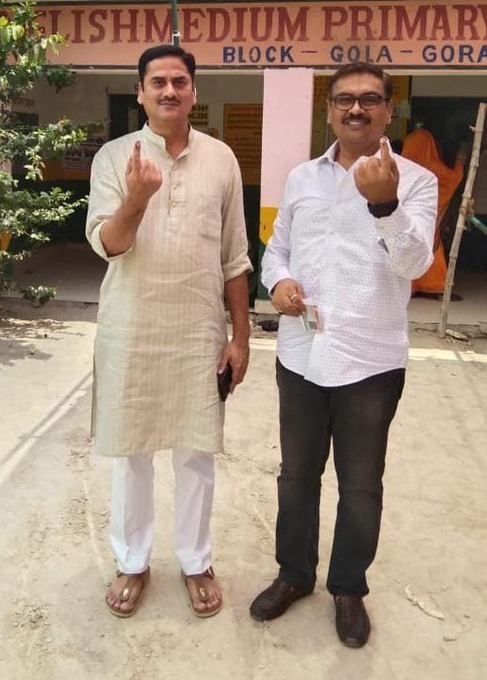 UPTimesLive's tweet photo. Gorakhpur : बांसगांव - MLC सीपी चंद ने चिलवा में बूथ संख्या 141 पर मतदान किया।
#Gorakhpur #UttarPradeshTimes #loksabha_elections_2024 #Phase7 #LokSabaElections2024 #Bansgaon #CPChand @CPChand10 https://t.co/ULXtXWXYBE