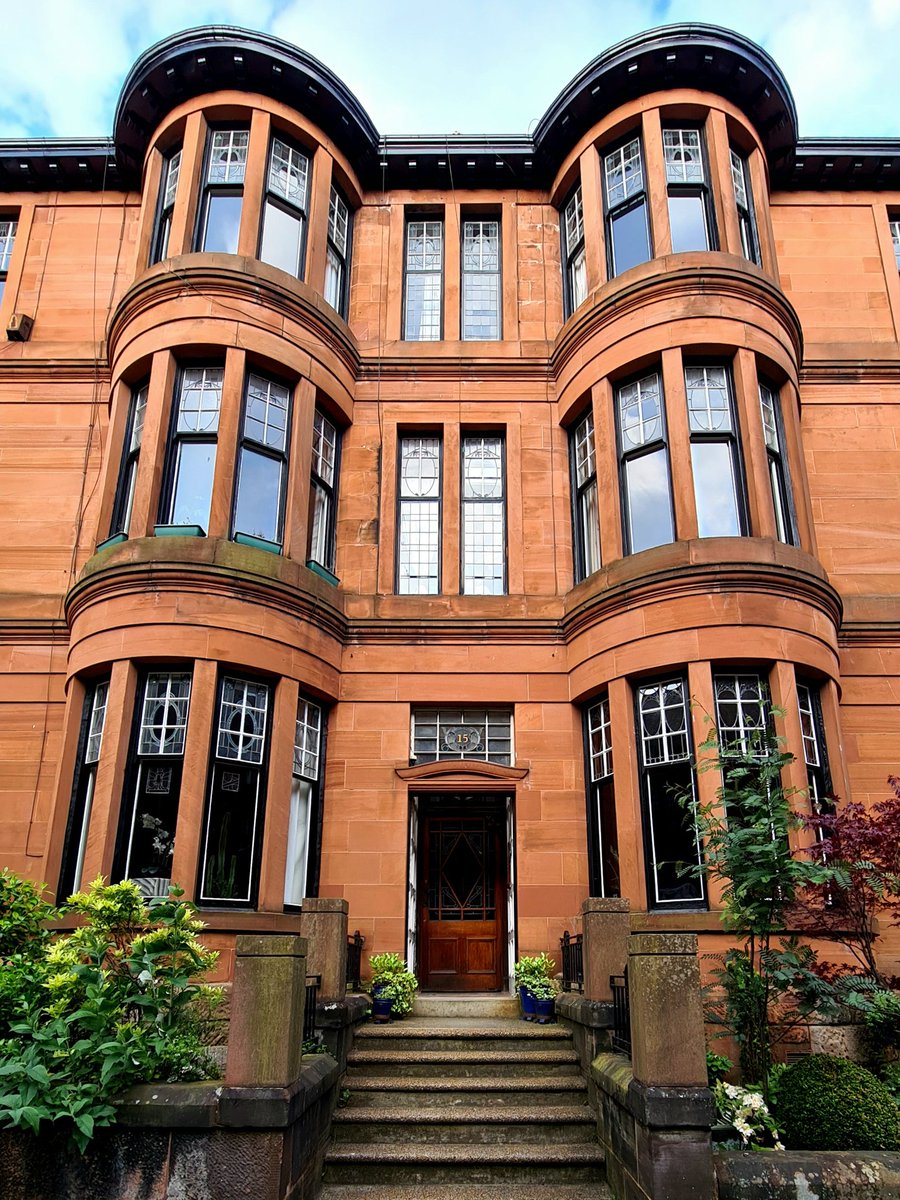 A rather beautiful red sandstone tenement on Beaumont Gate in the West End of Glasgow. Built in 1902, it was designed by David Barclay. #glasgow #architecture #glasgowbuildings #hyndland #dowanhill #tenement #glasgowtenement