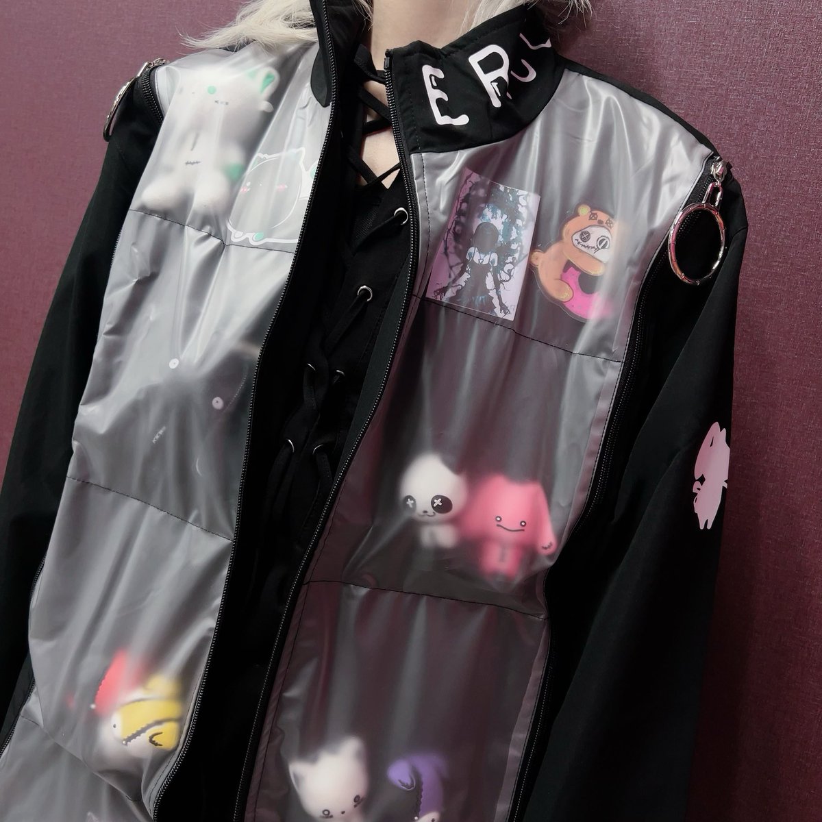 NieR_tokyo's tweet photo. 🎁短期プレゼント企画🎁

当店オリジナル 痛ジャケットを

🎁3名様にプレゼント🎁

◼応募方法
フォロー(@NieR_tokyo) &amp; リポスト
◼締切〆  6月6日24時

ユニセックスアイテムです。

※鍵垢の方も対象内です。

是非ご参加ください🙇‍♂️🙇‍♀️ https://t.co/CMXDAGIKqs