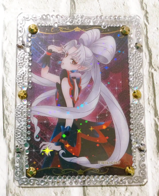 シンプルに気高く尊く麗しいデコを施しましたわ 