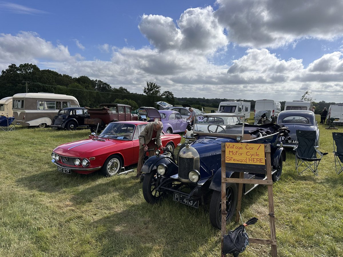 Dry start for the two-day weekend event, after a wet week for the team setting up at <a href="/WoolpitSteam/">Woolpit Steam</a> 
Come and meet Percy Bullnose! 
<a href="/sarahcrabtreee/">Sarah Crabtree</a> @Sammydwills <a href="/Jessiew0908/">Jessie Bridges</a> <a href="/9amben/">Ben Jackson</a> <a href="/dan_2PARA/">Dan Bridges 🆎️</a>