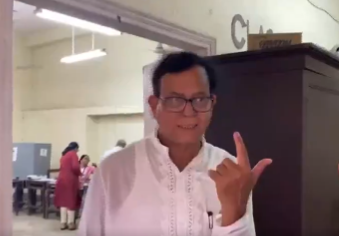 nktvbangla's tweet image. #electionbreaking  ভোটকেন্দ্রে সস্ত্রীক ভোট দিলেন সিপিএম নেতা মহম্মদ সেলিম 
#MDSelim #7thPhaseElection #LokSabhaElection2024  #ElectionUpdate #WestBengal7thPhaseVote #LoksabharLadai #LoksabhaChunab2024  #electionwithnktvbangla