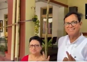 nktvbangla's tweet image. #electionbreaking  ভোটকেন্দ্রে সস্ত্রীক ভোট দিলেন সিপিএম নেতা মহম্মদ সেলিম 
#MDSelim #7thPhaseElection #LokSabhaElection2024  #ElectionUpdate #WestBengal7thPhaseVote #LoksabharLadai #LoksabhaChunab2024  #electionwithnktvbangla