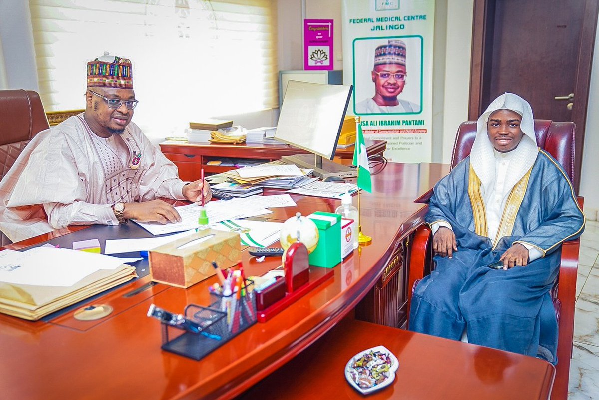 Inna lil Laahi wa inna ilaiHi Raajiun!
Just heard that our beloved son, Abdullateef Aliyu Maitaki, popularly known as MUFTI YAKS, passes away. What a great loss! 
Janaza by 10 am at Justice Maiyaki's residence Dutsen Kura Gwari, Minnah. May Allah admit him into Jannatul Firdaus.
