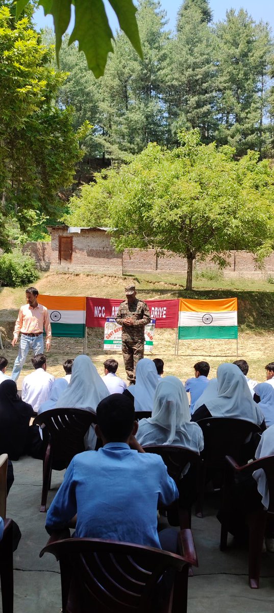 JannatLolab's tweet photo. #IndianArmy Organised NCC Awareness Drive for the Students of Govt Boys Higher Secondary School Gund Gushi.
#IndianArmy
#Kashmir
#SavioursofKashmir
#ProsperousKashmir
#NayaKashmir
#KashmirMeinTiranga
#JoinNCC https://t.co/SJOnoVjfLr