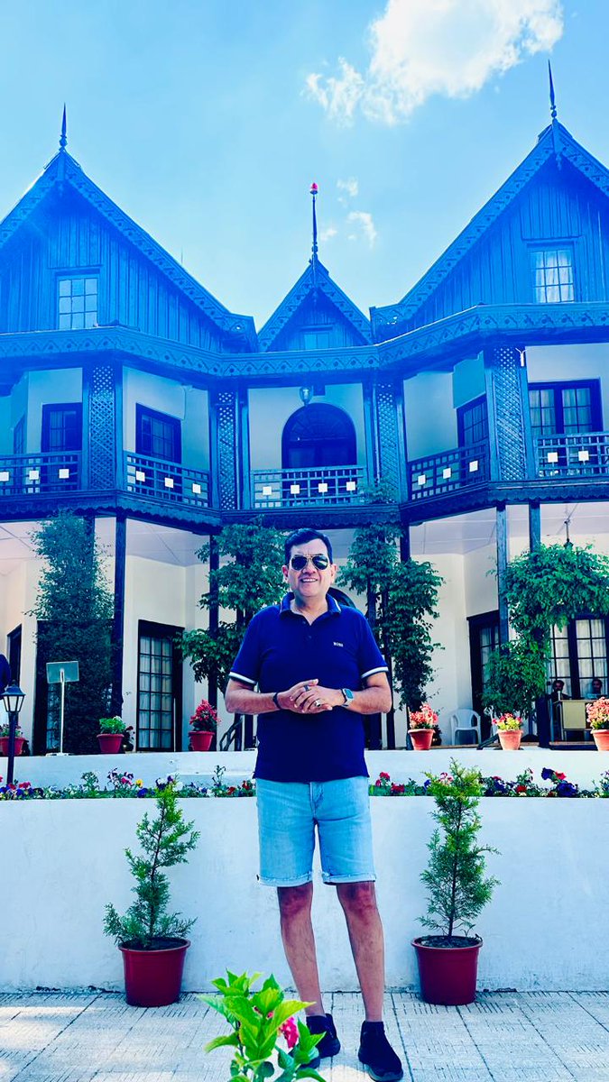 Thoroughly enjoyed my time at Rashtrapati Mashobra Niwas, Shimla! 😇😇 
<a href="/RBVisit/">Rashtrapati Bhavan Visit</a> @presidentofindia

The location was absolutely picturesque, with lush greenery, vintage vibes, and such a welcoming atmosphere, making every moment truly special. The genuine warmth of the