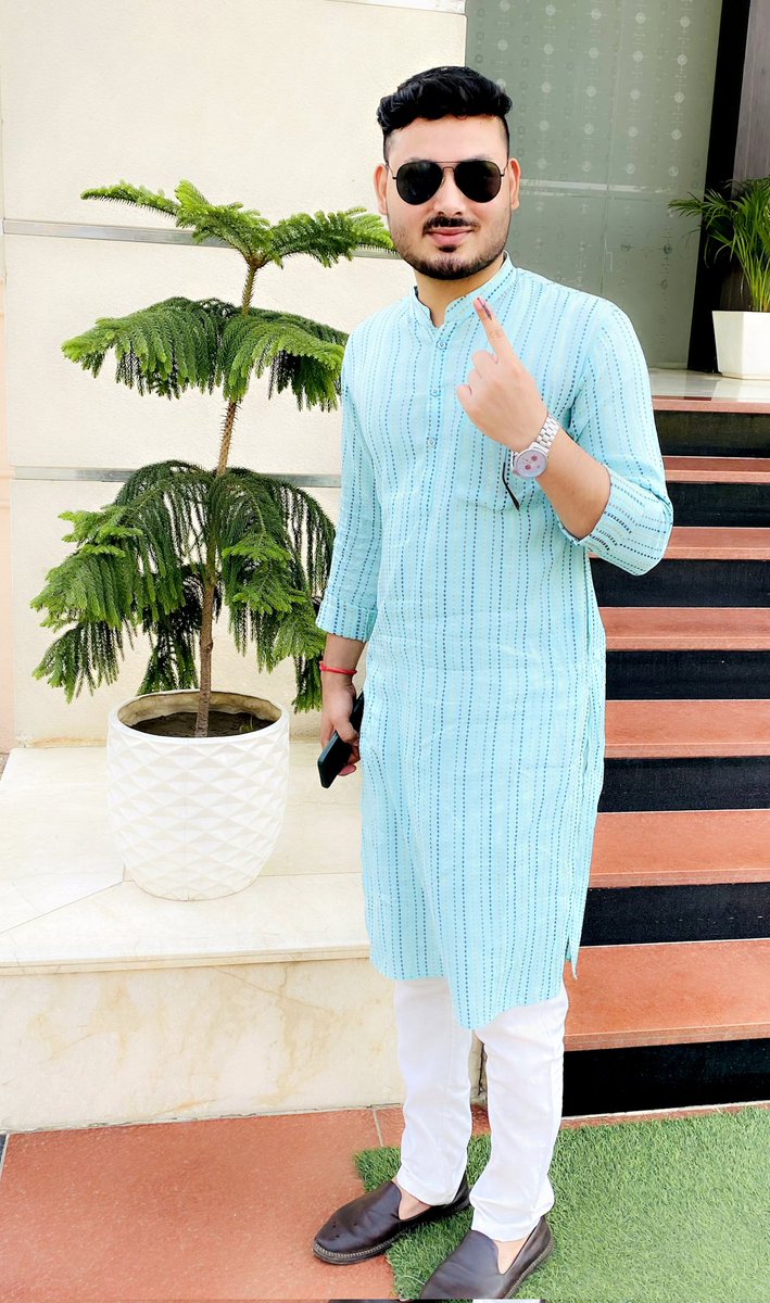 MrParagSharma's tweet photo. #KBMPSelfie i voted 🗳️
@ABPNews https://t.co/jFyPVdfvzX