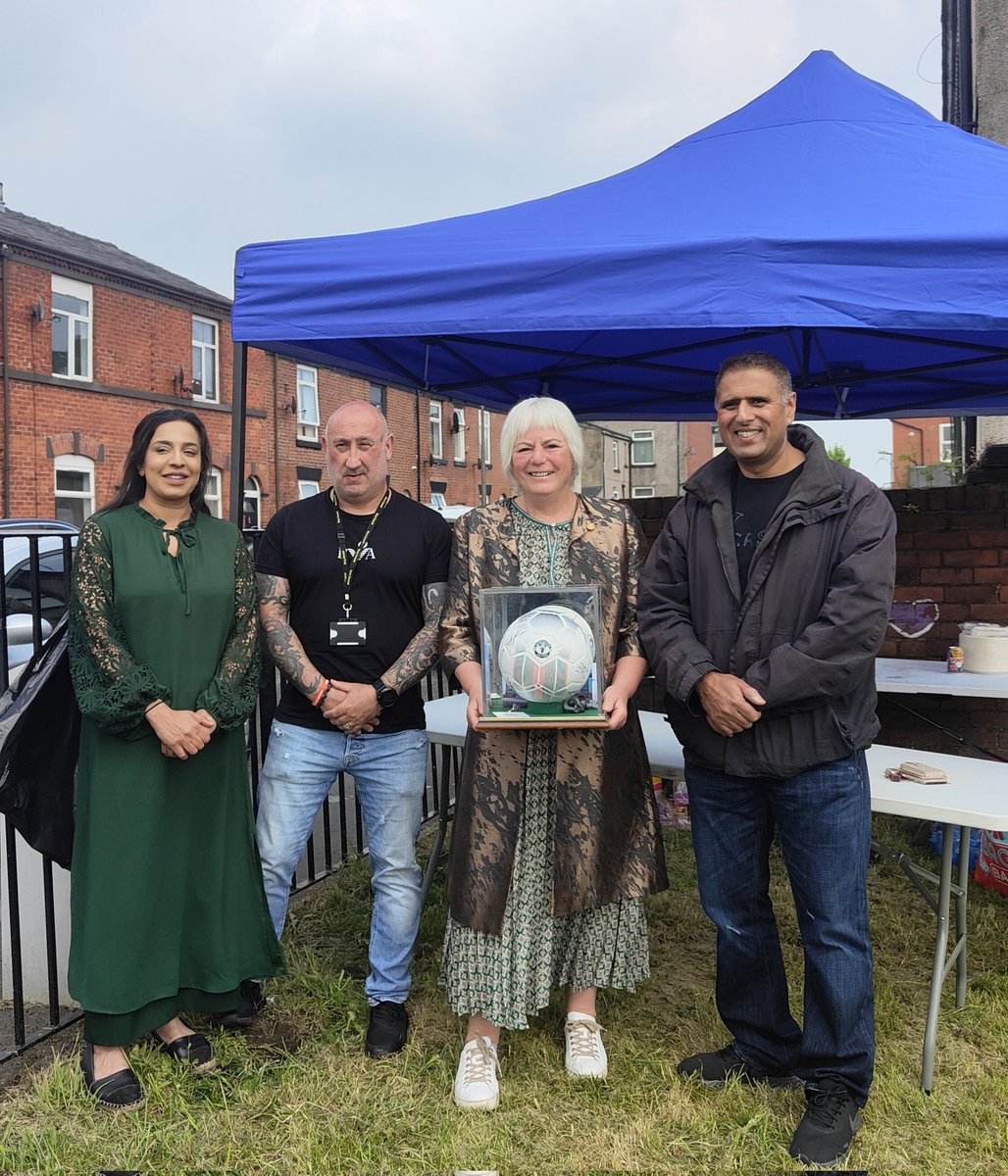Karan (@karanleedl) on Twitter photo A privilege to attend the official opening of The Peace garden, Cateaton street Bury. An amazing community achievement, well done all. Samia from <a href="/SupportingSist1/">Supporting Sisters</a> <a href="/PSAbsHussain/">Police Inspector A Hussain QPM</a> and Roy from <a href="/BuryCouncil/">Bury Council</a> <a href="/GMLO_UK/">GM Lieutenancy</a>
We need more of these places across our wonderful town A privilege to attend the official opening of The Peace garden, Cateaton street Bury. An amazing community achievement, well done all. Samia from <a href="/SupportingSist1/">Supporting Sisters</a> <a href="/PSAbsHussain/">Police Inspector A Hussain QPM</a> and Roy from <a href="/BuryCouncil/">Bury Council</a> <a href="/GMLO_UK/">GM Lieutenancy</a>
We need more of these places across our wonderful town