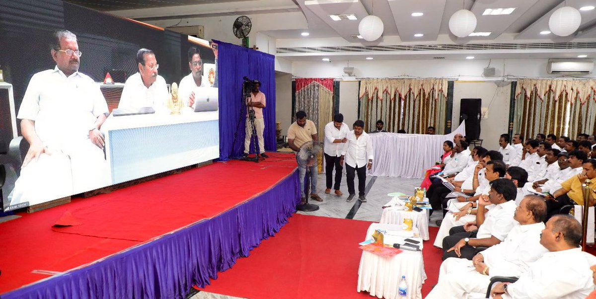 legallydiviner's tweet photo. After that, I heeded a training workshop at Aggarwal Mandapam in Annanagar Shanti Colony, representing Madhya Chennai Parliamentary Constituency #ChennaiWestDMK under the leadership of Dmk District Secretary @nchitrarasu. https://t.co/S1OF3VXlB0