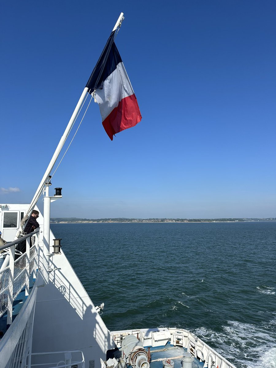 On our way <a href="/Bigroey/">Paul (Roey) 🐝🏍🍷🥃🍺🍹🪚🔨🏍📷🏍</a> #dday #dday80