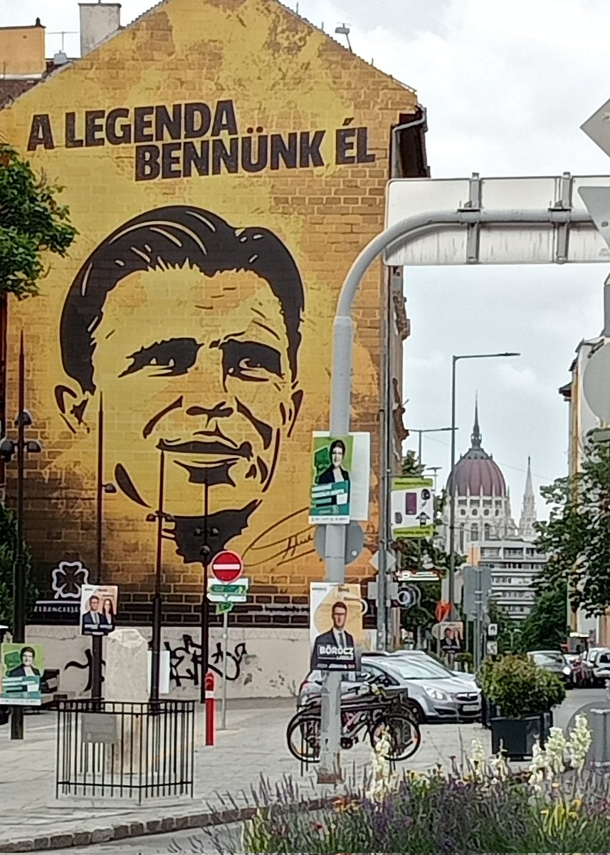 #Hungarian all-time football #legend #FerencPuskas aka Pancho's portrait with a far view of Parliament. #heroesneverdie  #mycountry #alegendabennunkel #hajramagyarok #budapest #bdpst