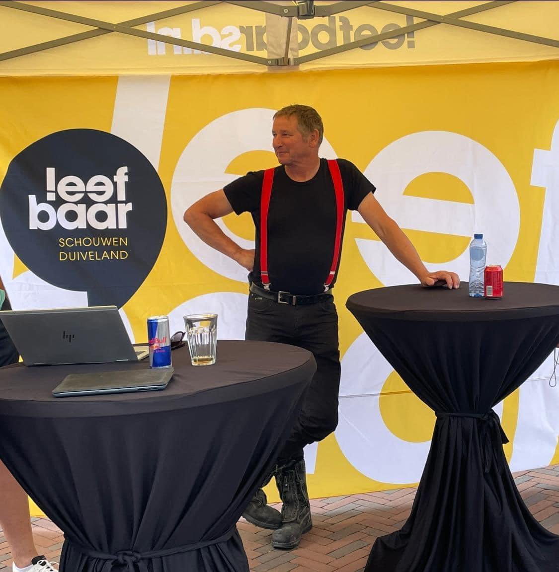 Vandaag staan Ron Brink en Laurence Haack van 10 uur tot 11 uur met de Leefbaar Schouwen-Duiveland tent op het parkeerterrein bij het vliegveld in #NieuwHaamstede. Ze gaan graag in gesprek met de inwoners over #wonen en alle andere onderwerpen die spelen. #streekholders