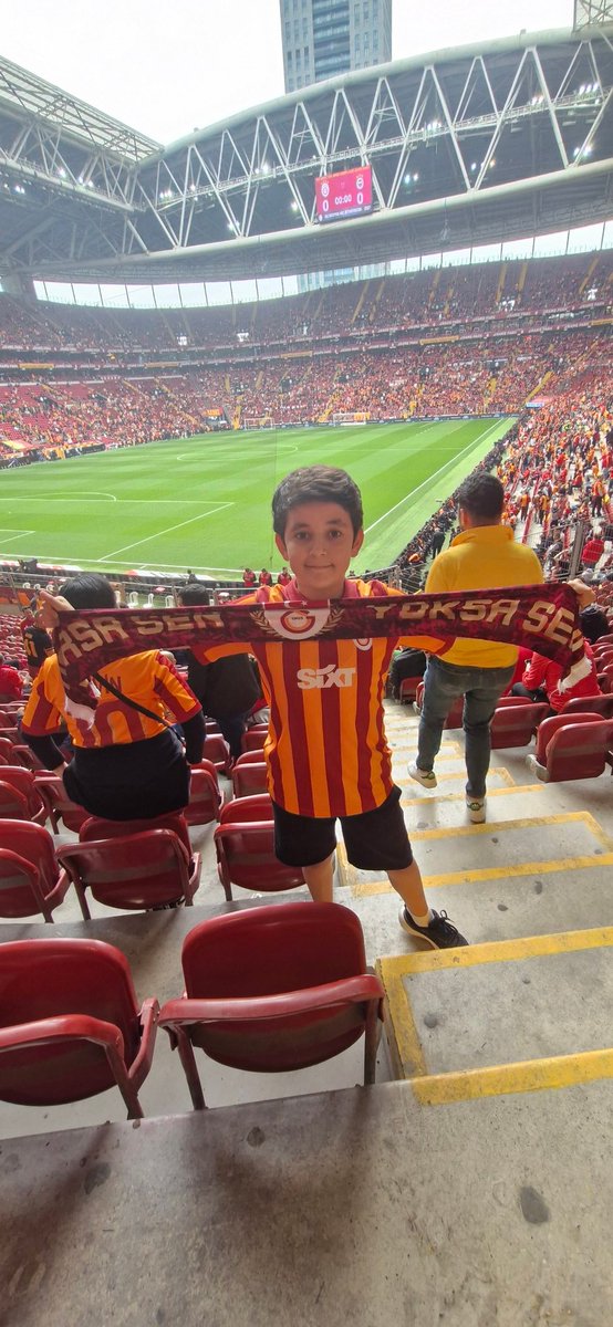 atesmentmcn's tweet photo. @GalatasaraySK #ŞampiyonÇocuklar https://t.co/JtEBrITV4k