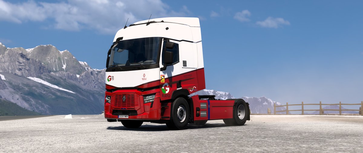 GRAYOVTC's tweet photo. Probando el nuevo #ETS2ETechT de @RenaultTrucksCo a falta de una infraestructura de carga de @SCSsoftware en condiciones😬 https://t.co/HbnjDpUpd5