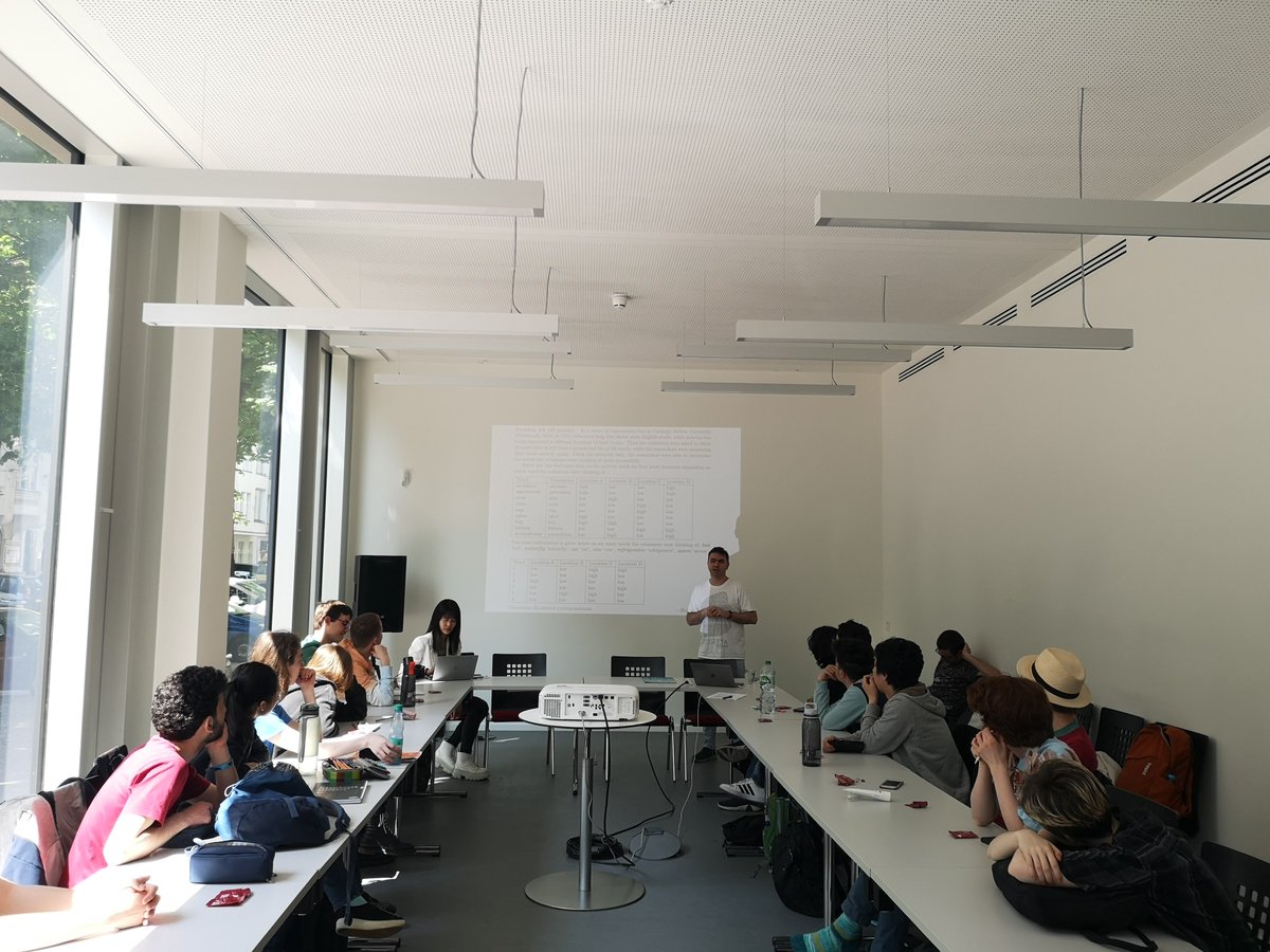 Die Endrunde der DOL ist vorbei! 8 Teilnehmende haben sich für die IOL qualifiziert: 
1. Leonard Kottisch
2. Lennart Zenkert
3. Daniel Pahi
4. Stella Heinzelmann
5. Tara-Yasmin Heil
6. Eva Lotte Lindner
7. Mikhail Iomdin
8. Konrad Jannes Köhler

linguistikolympiade.de/dol-endrunde-2…
