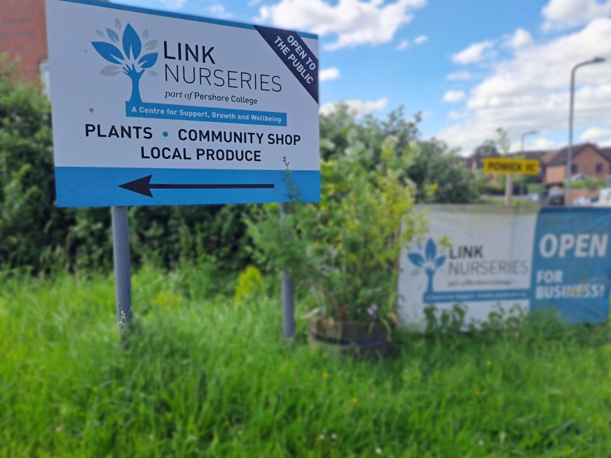 MalvernCops's tweet photo. Yesterday #PCSOSmith attended the Link Nurseries in #Powick to discuss previous #ASB incident and what support #SNT can offer! ๐จ
Great engagement and crime prevention advice discussed! Patrols continue throughout patch! ๐ฎโโ๏ธ
#VisibleInTheCommunity #MalvernSNT @InspDaveWise https://t.co/TDVsrQxUfF
