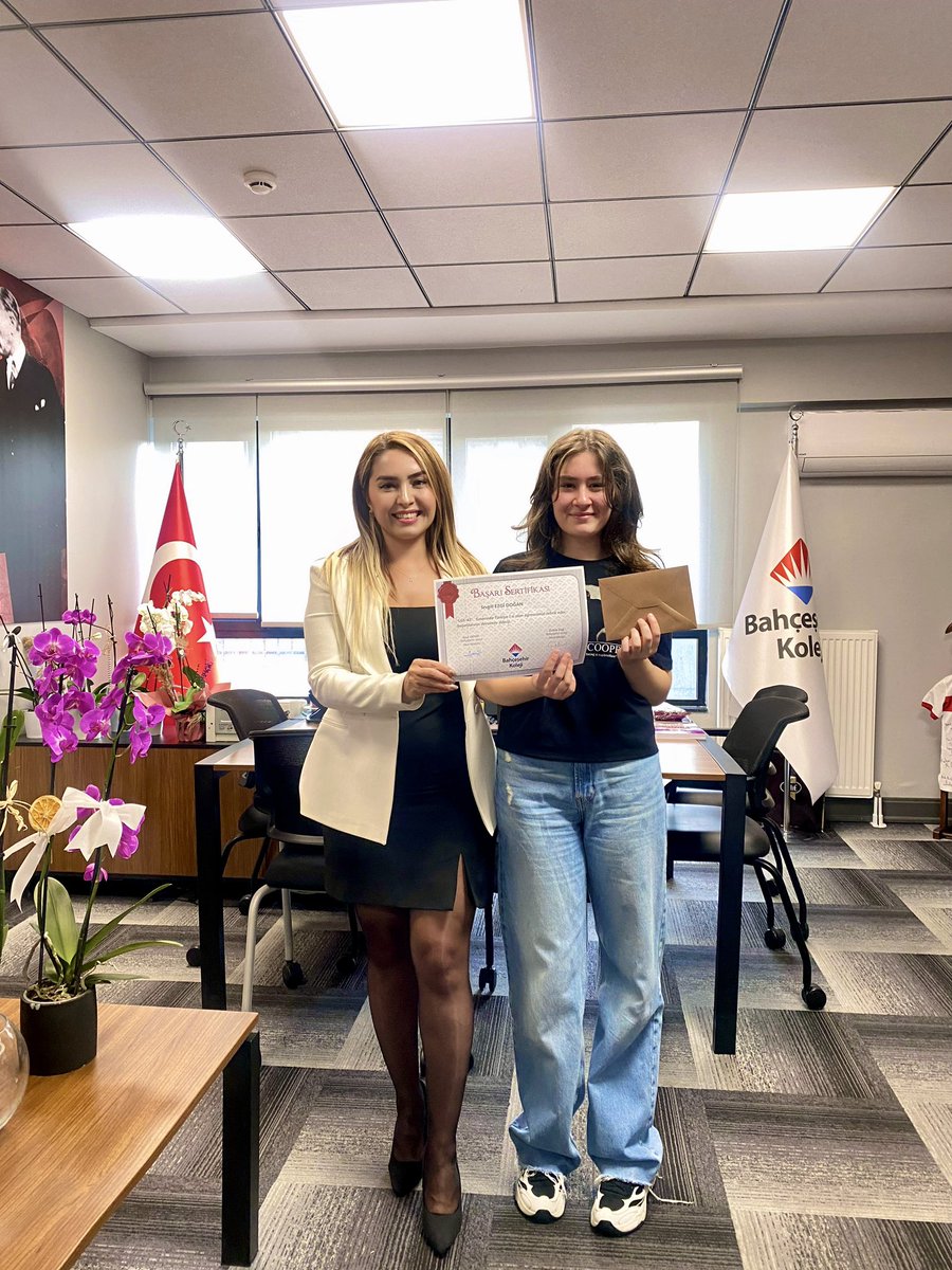 Türkiye genelinde 7142 öğrencinin katılımı ile gerçekleşen 8.sınıflar "LGS-43" Sınavında tüm sorulara doğru yanıt vererek Türkiye 1.si olan öğrencimiz Ezgi Doğan ı tebrik eder, başarılarının devamını dileriz.💙❤️