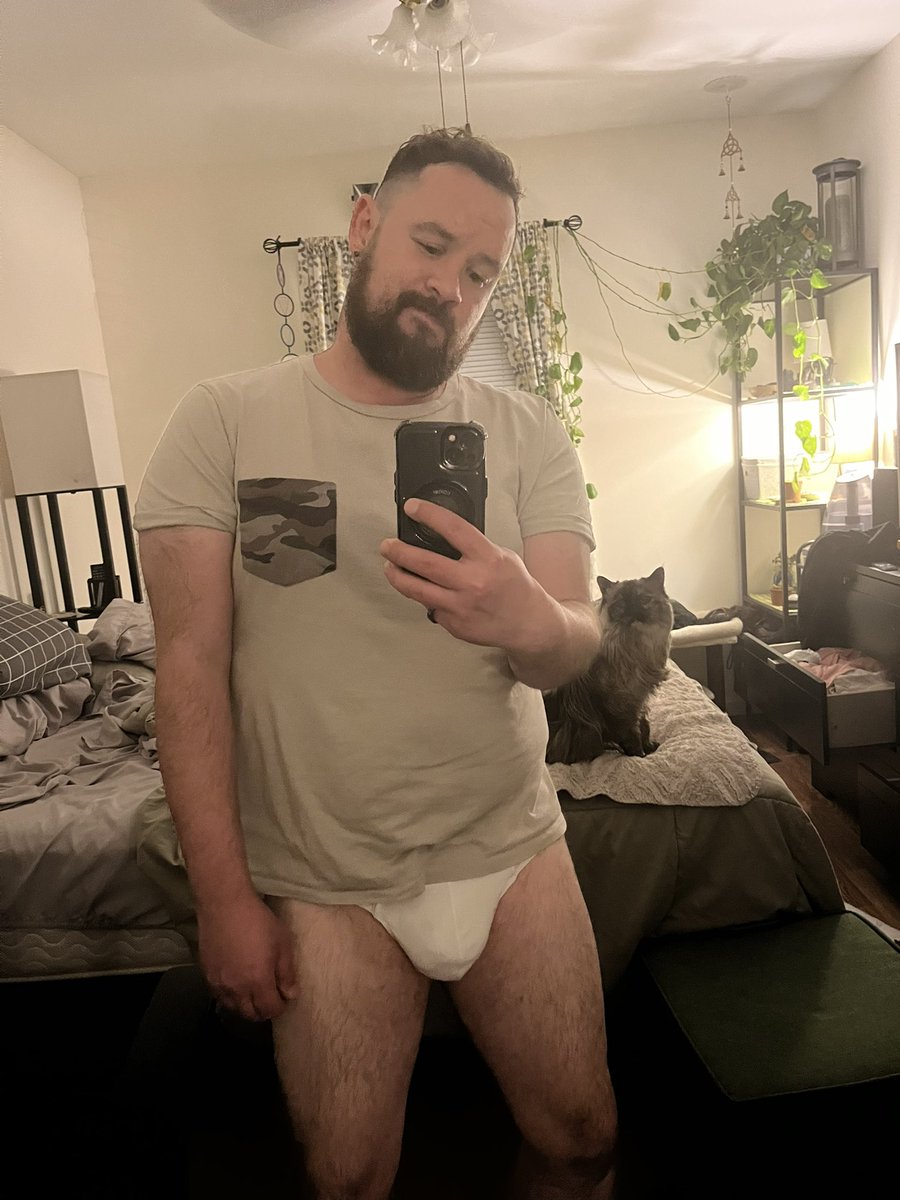 My cat is very upset that I stayed out late #gayselfie #bulge #briefs #tightywhities #calvinklein #whitebriefs