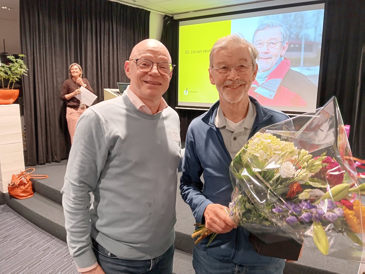 Onze oud-voorzitter en mede-oprichter Henk ontving uit handen van <a href="/GilbertIsabella/">Gilbert Isabella</a> het Lidmaatschap van Verdienste van de <a href="/fietsersbond/">Fietsersbond</a> voor zijn jarenlange inzet voor de fiets. Zeer verdiend, van harte gefeliciteerd!