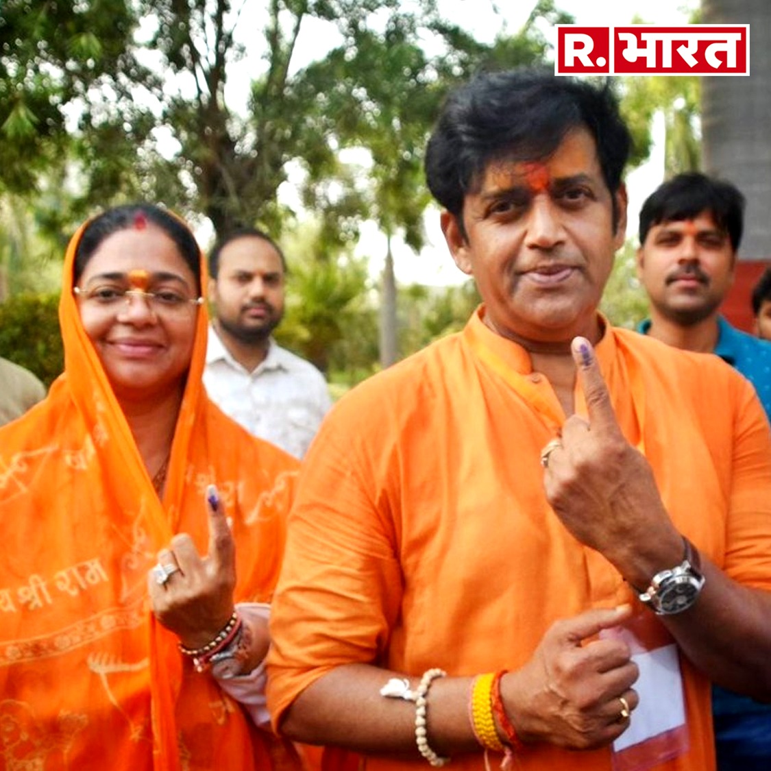Republic_Bharat's tweet photo. Voting Phase 7: Ravi Kishan ने Gorakhpur में डाला वोट
.
.
.
#ravikishan #ravikishancasthisvote #loksabhaelection2024 #7thphaseelection #electionnews #electionupdate #latestnews #2024election #lastphaseelection