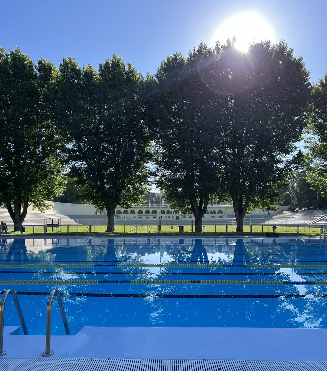 A B R I M O S  la que, sin duda, es la MEJOR PISCINA universitaria de Madrid, la de #LaComplutense ✌️

⛱ Disfruta  c a d a  día del verano, de 11h a 20:30h, de esta idílica piscina rodeada de grandes árboles y zonas verdes

👉🏼Accede desde las 21h del día anterior o en este