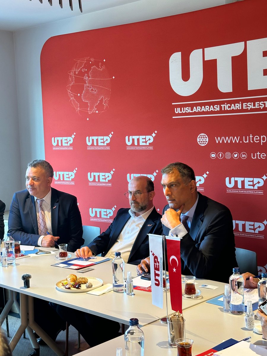 Enstitümüz, Türkiye ile İngiltere arasındaki iş birliklerini güçlendirmek için etkinlikler düzenliyor. 28 Mayıs - 1 Haziran 2024 tarihlerinde, İngiltere'den gelen parlamento üyeleri, iş insanları ve belediye meclisi üyelerinden oluşan heyet, Ankara ve İstanbul'da toplantılara