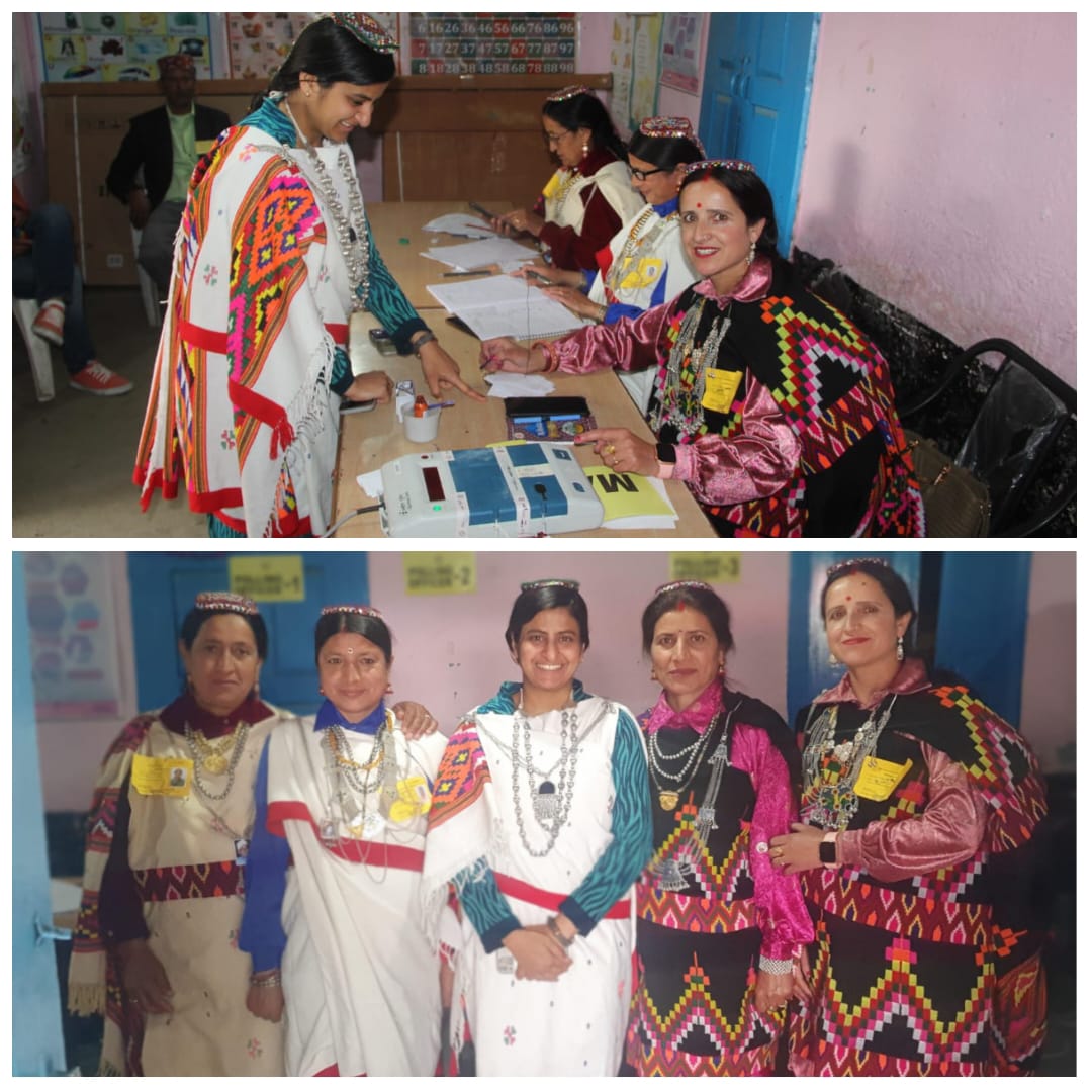 Officials from #Bilaspur and #Chamba in Himachal Pradesh, including the ARO Bilaspur and team, proudly showcase their inked fingers. #NothingLikeVoting #IVote4Sure @hpelection #ChunavKaParv #DeshKaGarv #YouAreTheOne