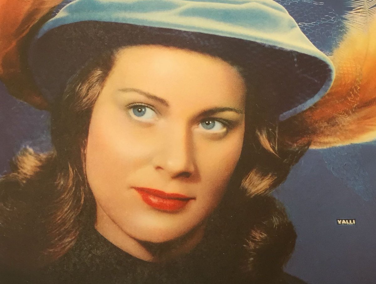 CharlesDrazin's tweet image. When I wrote a book on #TheThirdMan, she was the one person who ignored my requests for an interview. But of course, given the ending of the film, it was much better that she chose to walk on by. #AlidaValli