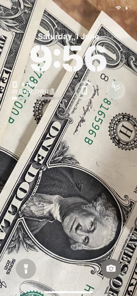 OlowuEmmanuel12's tweet photo. @vukandric Nothing beats dollar wallpaper. Believe of making the dough. https://t.co/ncfrhhSNQX