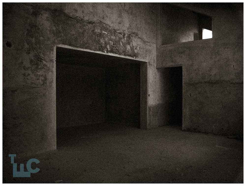 FTCatany's tweet photo. HUMBERTO RIVAS - TONI CATANY: MÀSCARES DEL TEMPS
Fins al 30/6 al #CIFTC
📷
1- H.Rivas, Montmajour, 1993 © Archivo Humberto Rivas
2- T. Catany, Homenatge a Humberto, Veneçuela, 2008 © Fundació Toni Catany

https://t.co/C75NxpudGY https://t.co/K2FlNtOjZJ