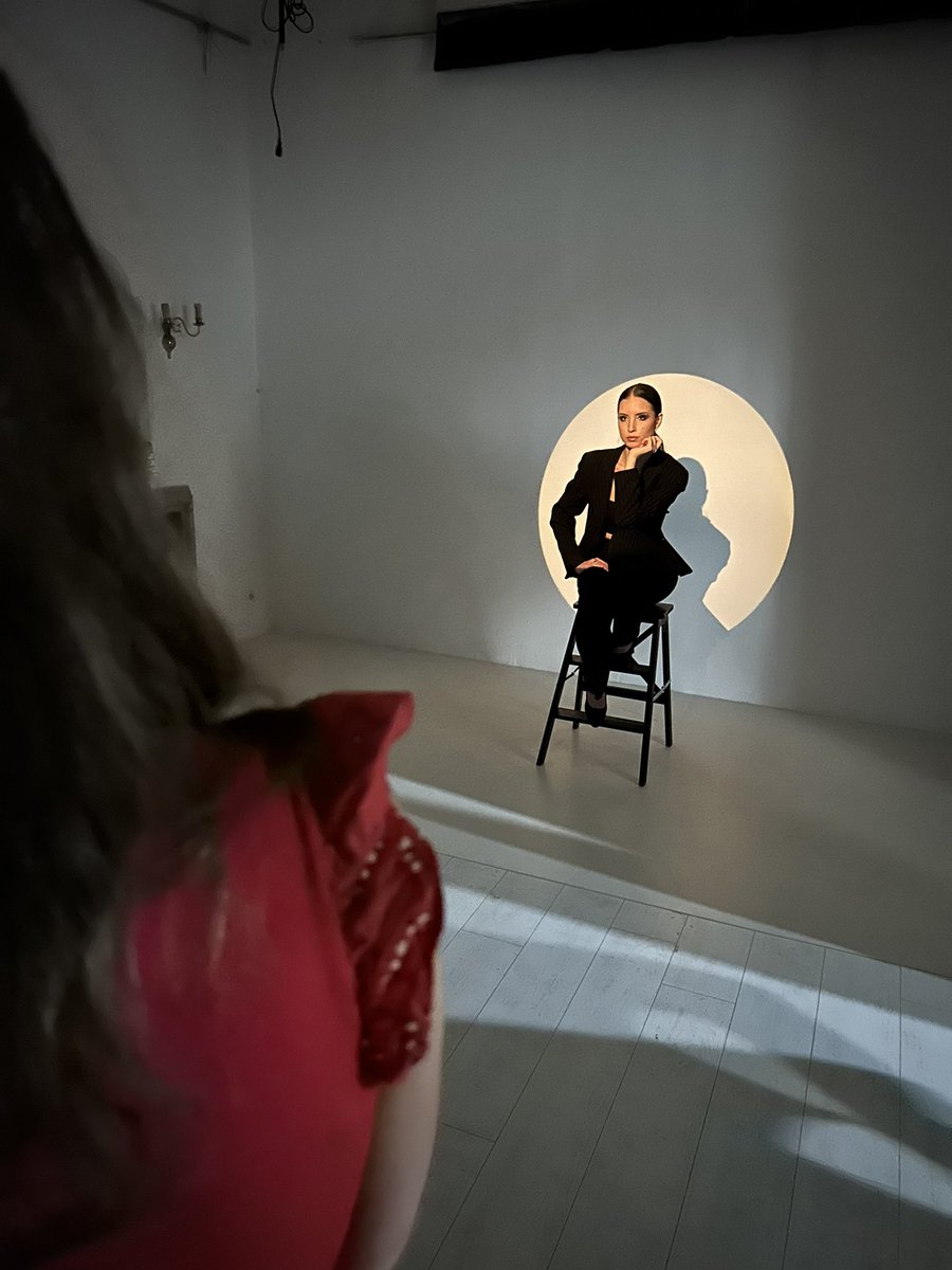 feszekvipstudio's tweet photo. Fashion workshop w Dalma 
Mentor: @peterszipal 
Organizer: @k_seiner https://t.co/PrNd4X7gsj