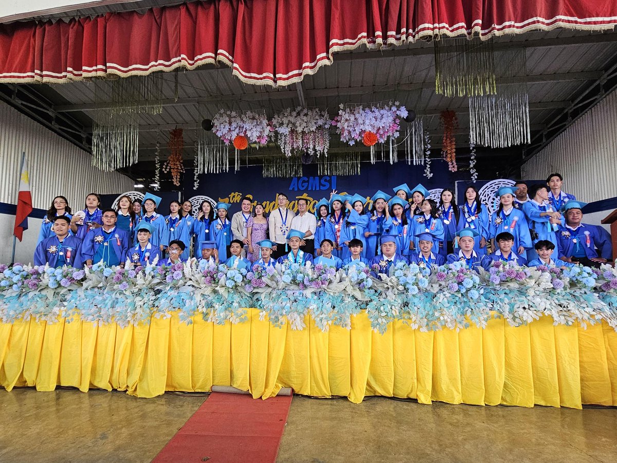 Kayesebastian_'s tweet photo. Eiffel Class of 2024🎓🤍 https://t.co/3pEOwMAJ6c