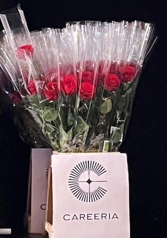 Careerialaiset's tweet photo. Tunnelmia Careerian valmistujaisista 31.5.2024 Porvoossa ja Vantaalla:

🌹 Onnea kaikille ammattiin valmistuneille! Grattis! Congratulations!

https://t.co/0JDv12kbtD 

#careeria #valmistujaiset #AmmatillinenKoulutus https://t.co/af5iG4X7Rf