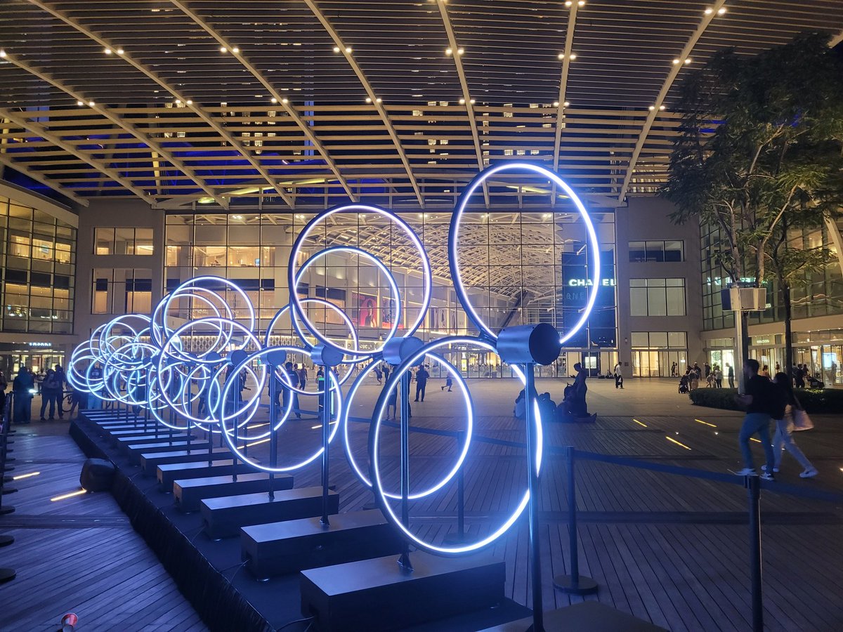Gyrowoof's tweet photo. #ilights event last night at the Marina Bay area with the gang! ^^ #lit https://t.co/6hypzzFe1y