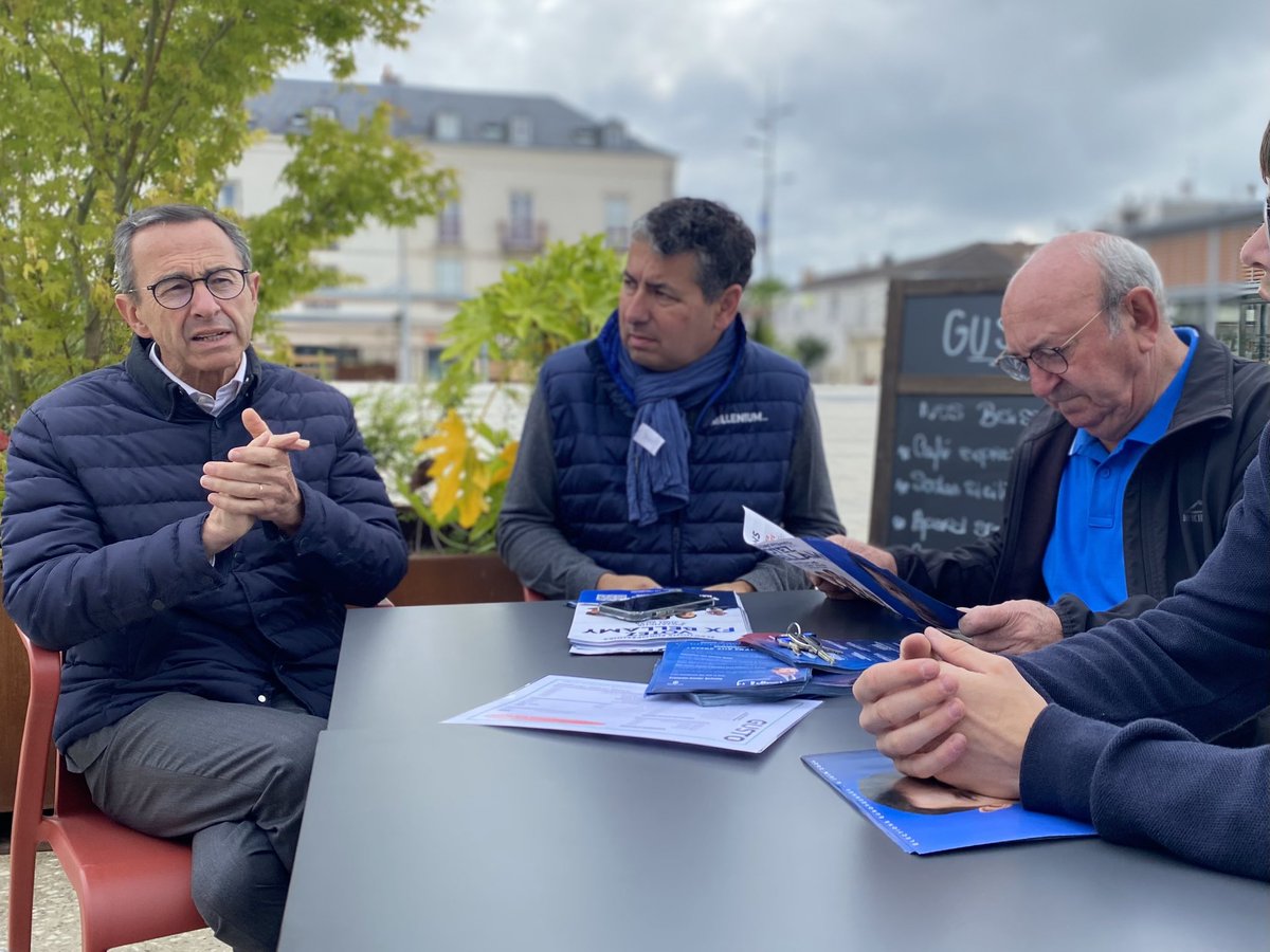 Bruno Retailleau (@brunoretailleau) on Twitter photo Au marché de La Roche-sur-Yon ce matin pour soutenir la liste de <a href="/fxbellamy/">Fx Bellamy</a> aux côtés de nos militants vendéens. Dernière ligne droite avant le 9 juin ! Au marché de La Roche-sur-Yon ce matin pour soutenir la liste de <a href="/fxbellamy/">Fx Bellamy</a> aux côtés de nos militants vendéens. Dernière ligne droite avant le 9 juin !