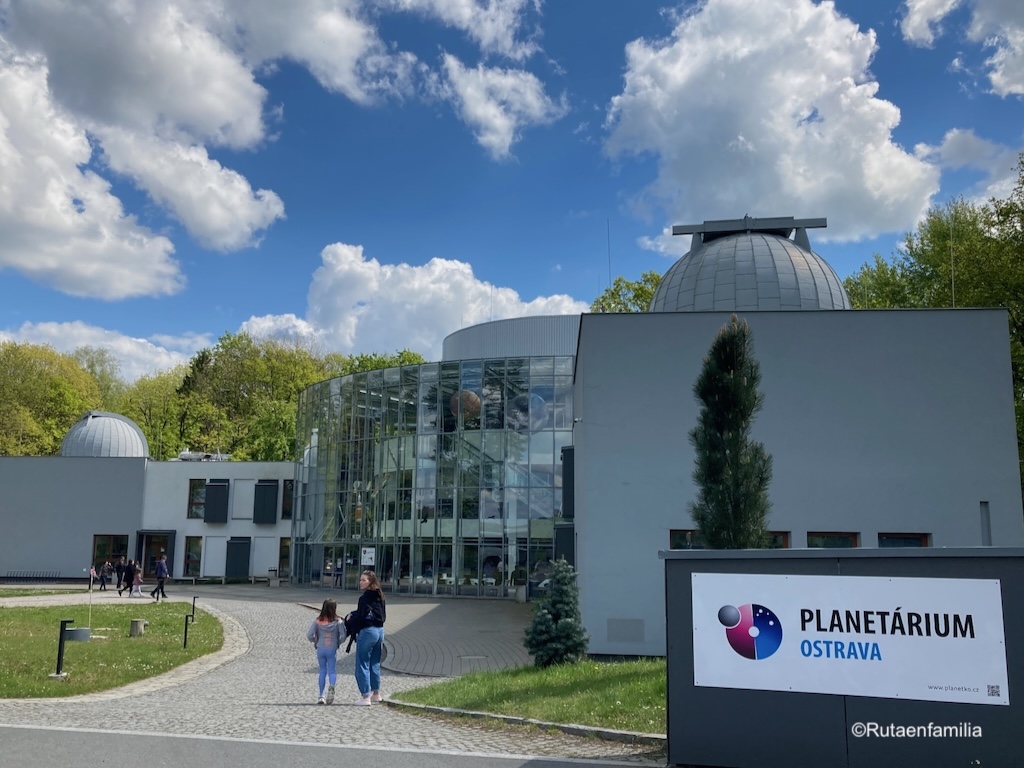 ¿Cuánto sabéis de #Ostrava? En este artículo de #Rutaenfamilia nos dan las claves para visitar la ciudad y los alrededores en una #escapadafamiliar. No os lo perdáis porque hay nuevos vuelos directos desde Málaga. #Chequia 

👉 rutaenfamilia.com/ostrava-el-cor…
📸 @rutaenfamilia