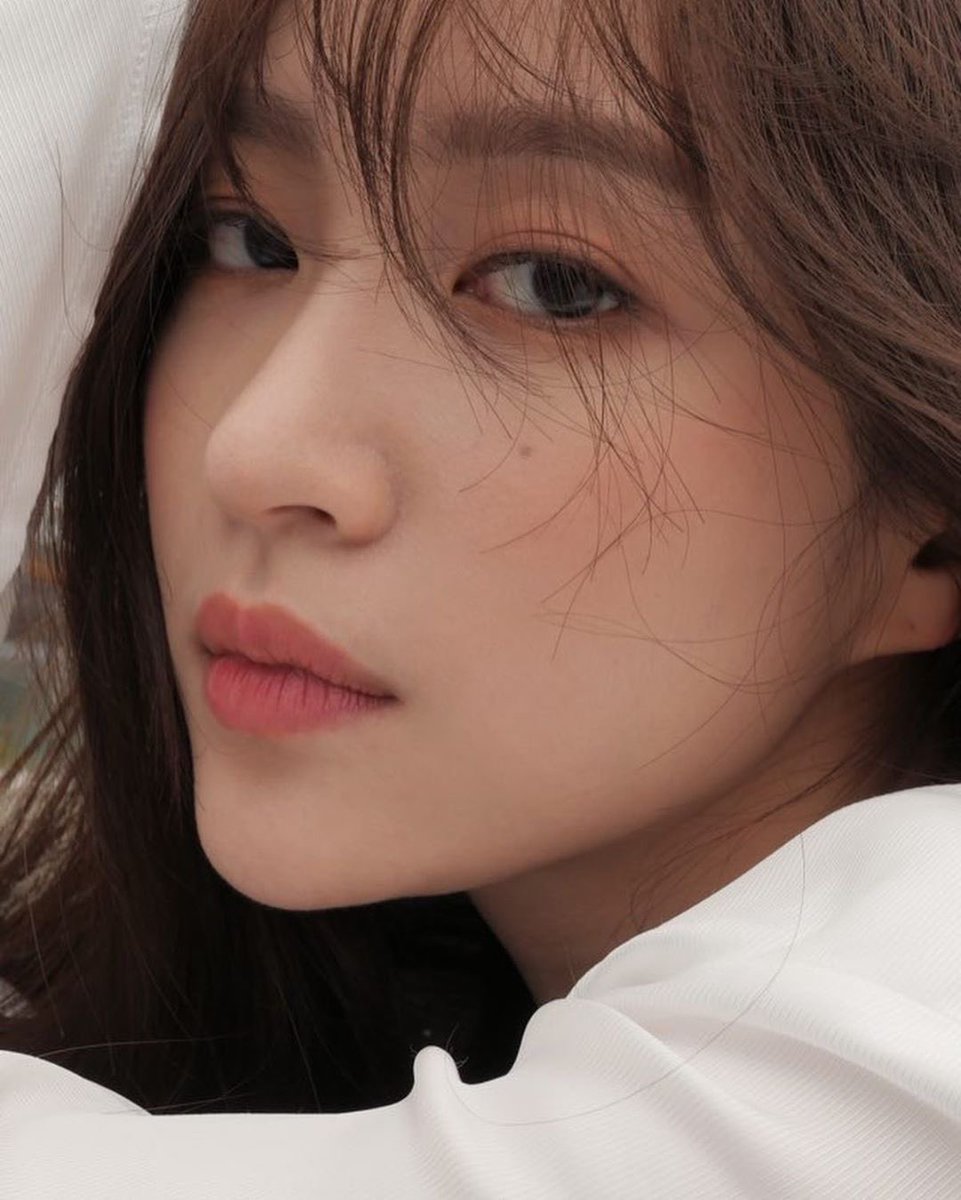EXID’s Hani shares letter announcing she’ll get married this year.

— “I have been fortunate to be showered with love by so many people and I have grown to be a person capable of sharing that love. Thank you for raising me so well. And I met the person who I want to share my life