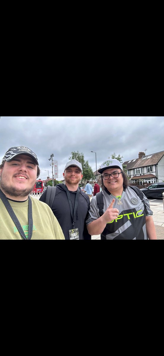 lagsofwar's tweet image. It's great to see the Esports scene back in the uk @HCS, and it was a great pleasure meeting the double champ the goated @FormaL