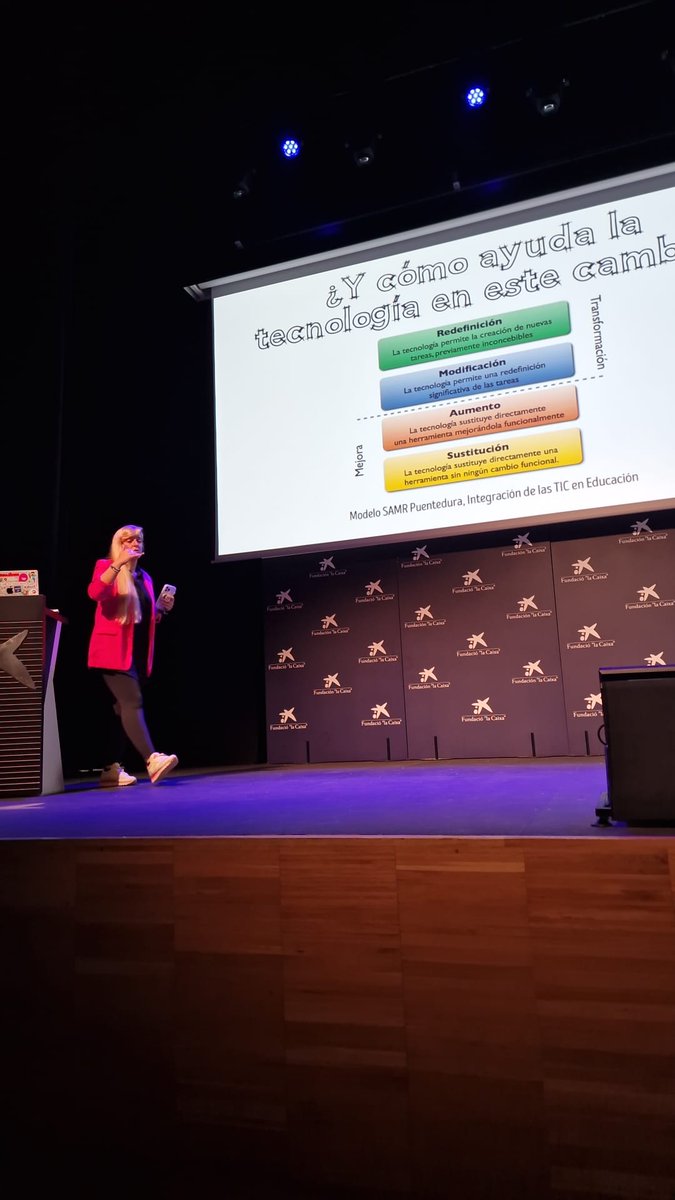 "La tecnología para hacer lo que hacías antes solo es gastar dinero, el objetivo es hacer algo que antes no era capaz de hacer." <a href="/rosaliarte/">Rosa Liarte Alcaine</a> <a href="/MIACeduca/">MIAC • Maestros Innovadores</a> #MIAC2024 #EducaciónEnMovimiento