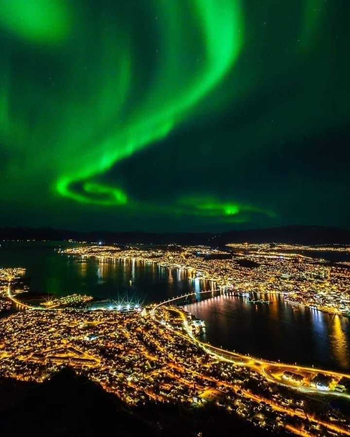 Northern lights in Tromso, Norway 🇸🇯