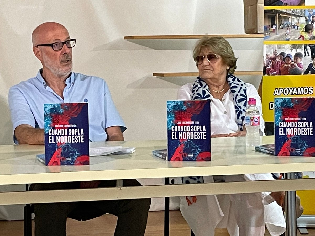 Presentar #cuandosoplaelnordeste en San Vicente del Raspeig fue maravilloso. Gracias por acompañarme en esta cita con el viento y la literatura #edicionescamelot #ongguaguacuna #editorialcamelot #bibliotecasraspeig #lecturasrecomendadas